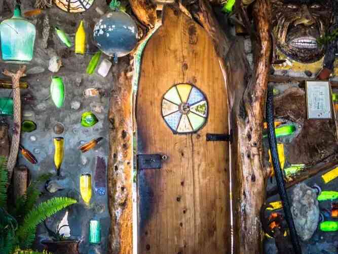 What's the Best Self-Guided Tour Route to Chile Black Island Restaurant on a Budget?
