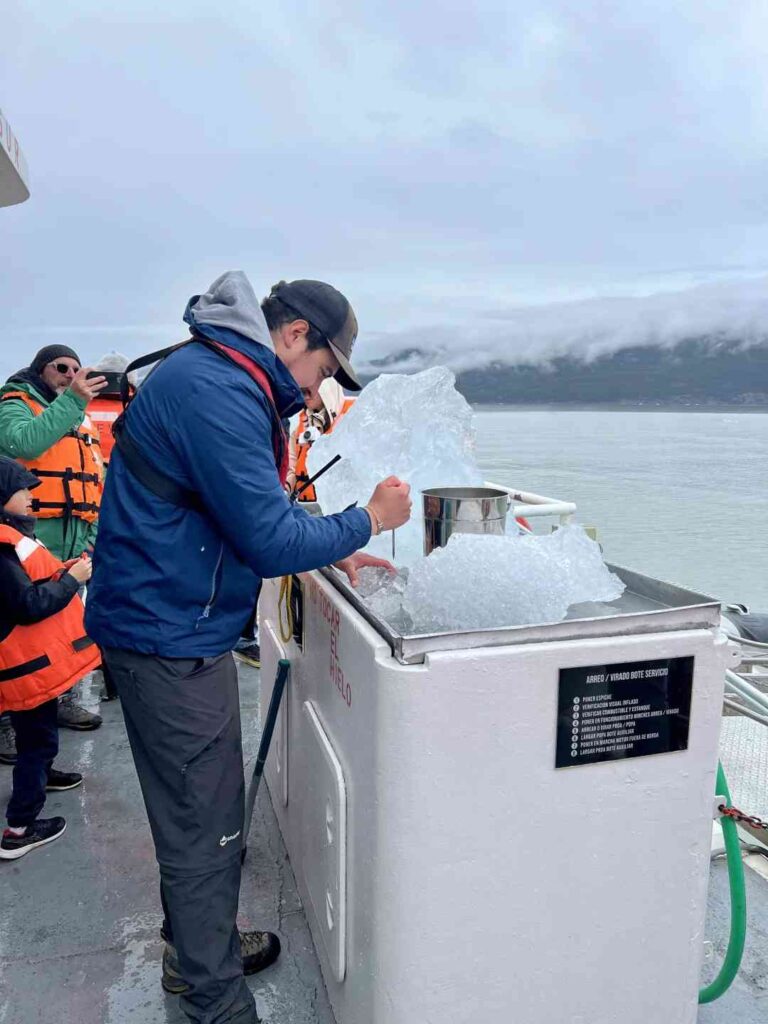 Onde explorar o Parque Nacional Torres del Paine com crianças gastando pouco em dezembro?