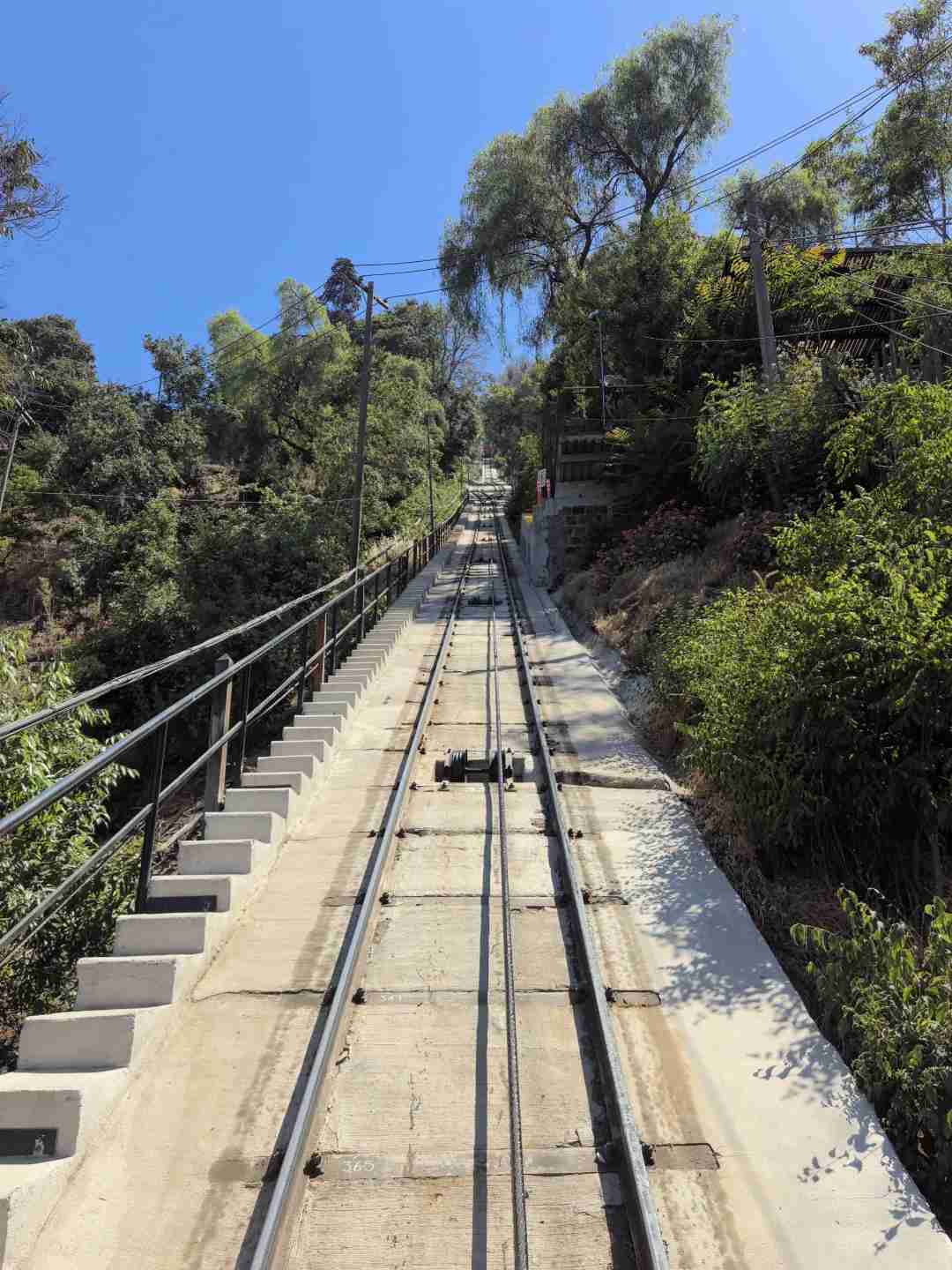 Where to Find the Best Budget-Friendly Activities in Santiago This Spring?