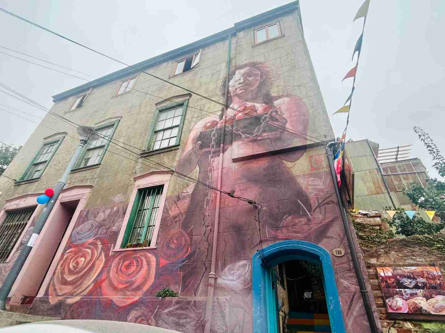 Where to Find the Best Colorful Artistic Houses in Chile This Spring?