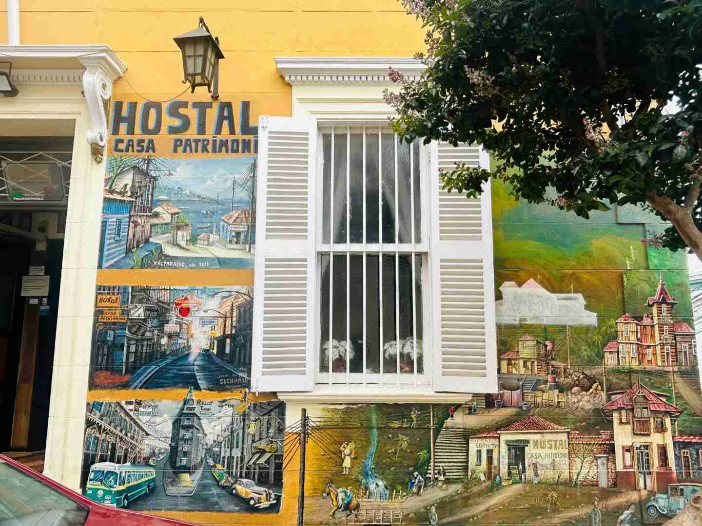 Where to Find the Best Colorful Artistic Houses in Chile This Spring?