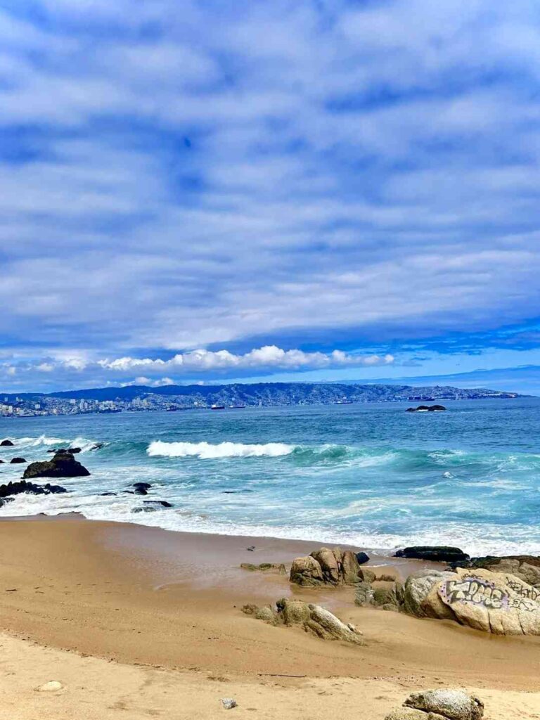 Where to Find the Best Photo Spots in Santiago for a Budget Spring Trip?