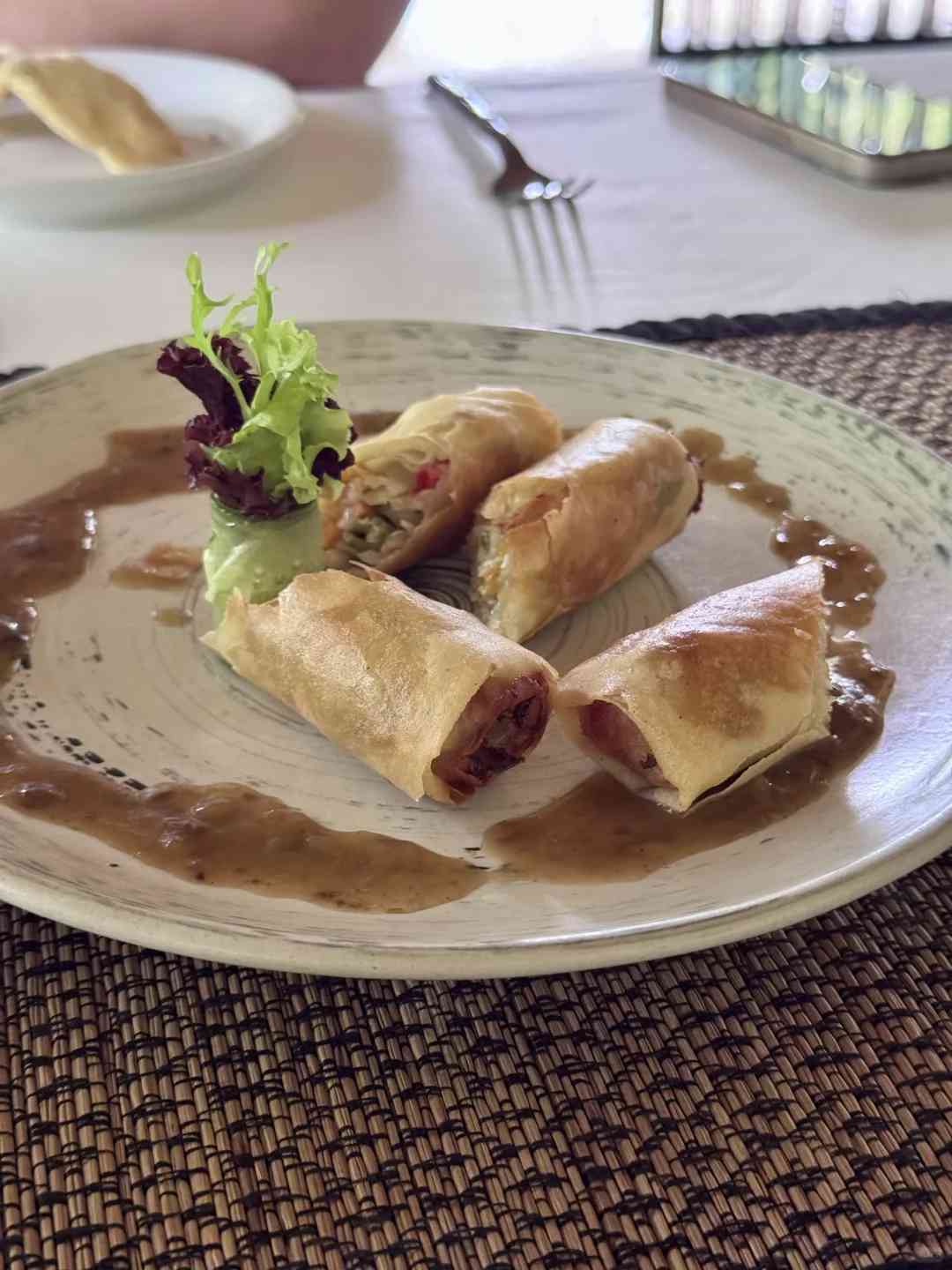 🇮🇩｜バリ料理体験：ゴングレストランでのおすすめ料理 🌟