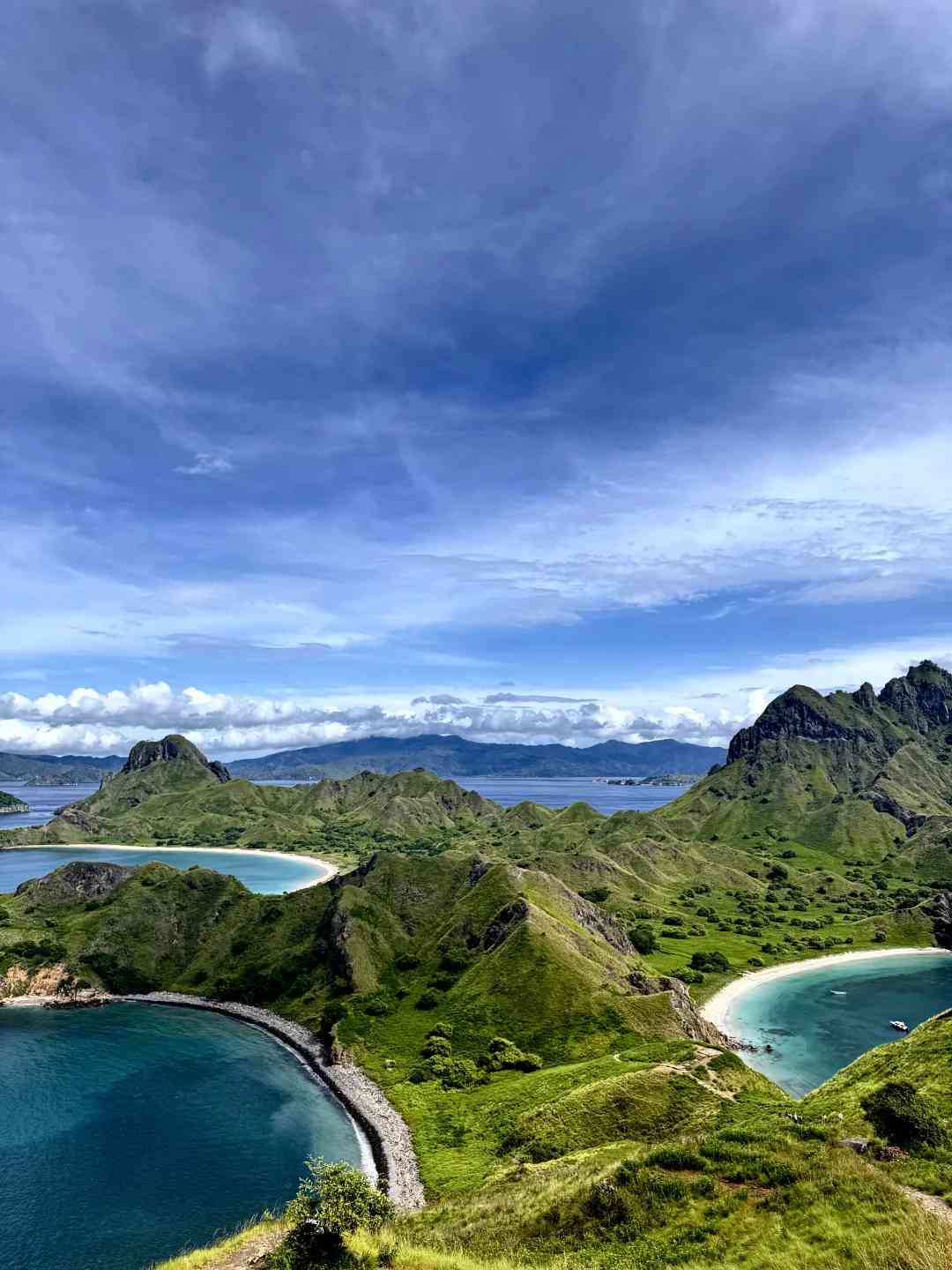 🇮🇩｜Is This Untouched Wild Man's Paradise in Indonesia the Last Frontier?