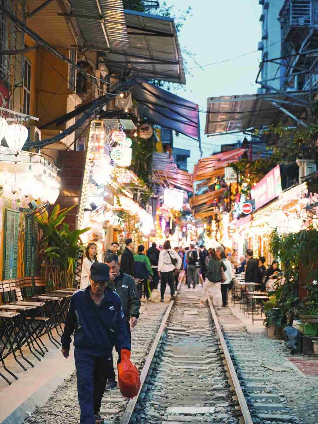 🌴 Vietnam Hanoi Travel: Must-Eat Local Foods & Top Check-In Spots Guide
