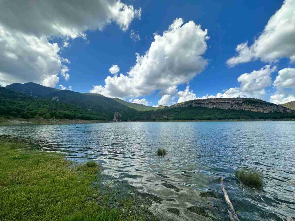Best Hiking Routes Near Lleida for Scenic Nature Walks