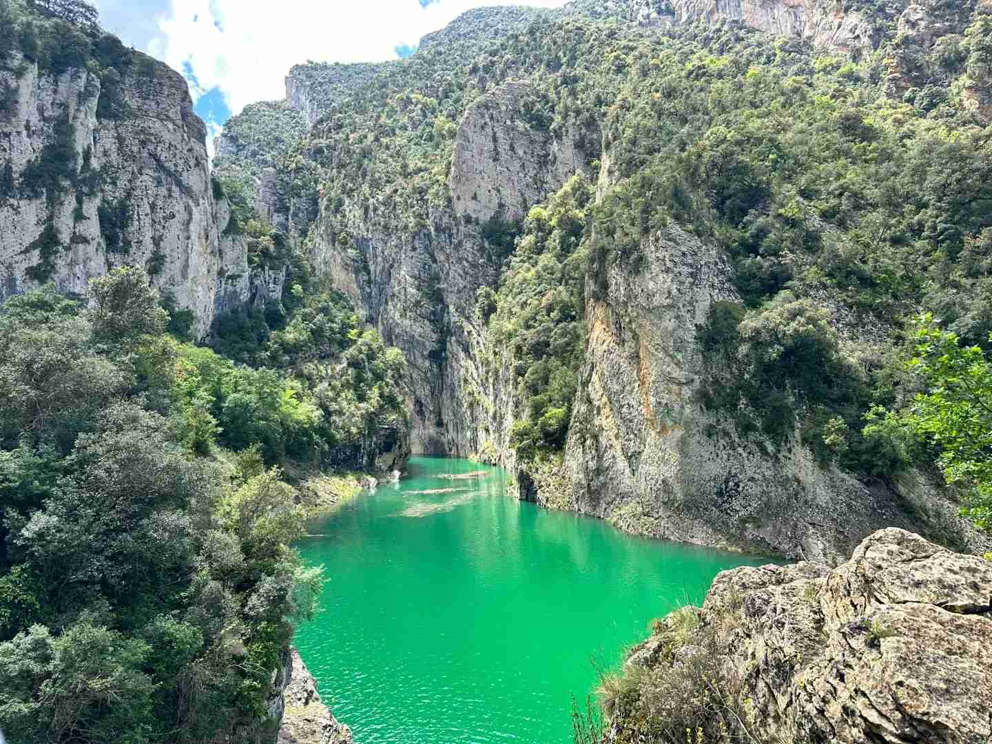 Best Hiking Routes Near Lleida for Scenic Nature Walks