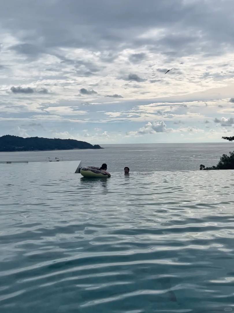 Best Phuket Hotels: Choose Between Kalima Resort & Amari Vogue
