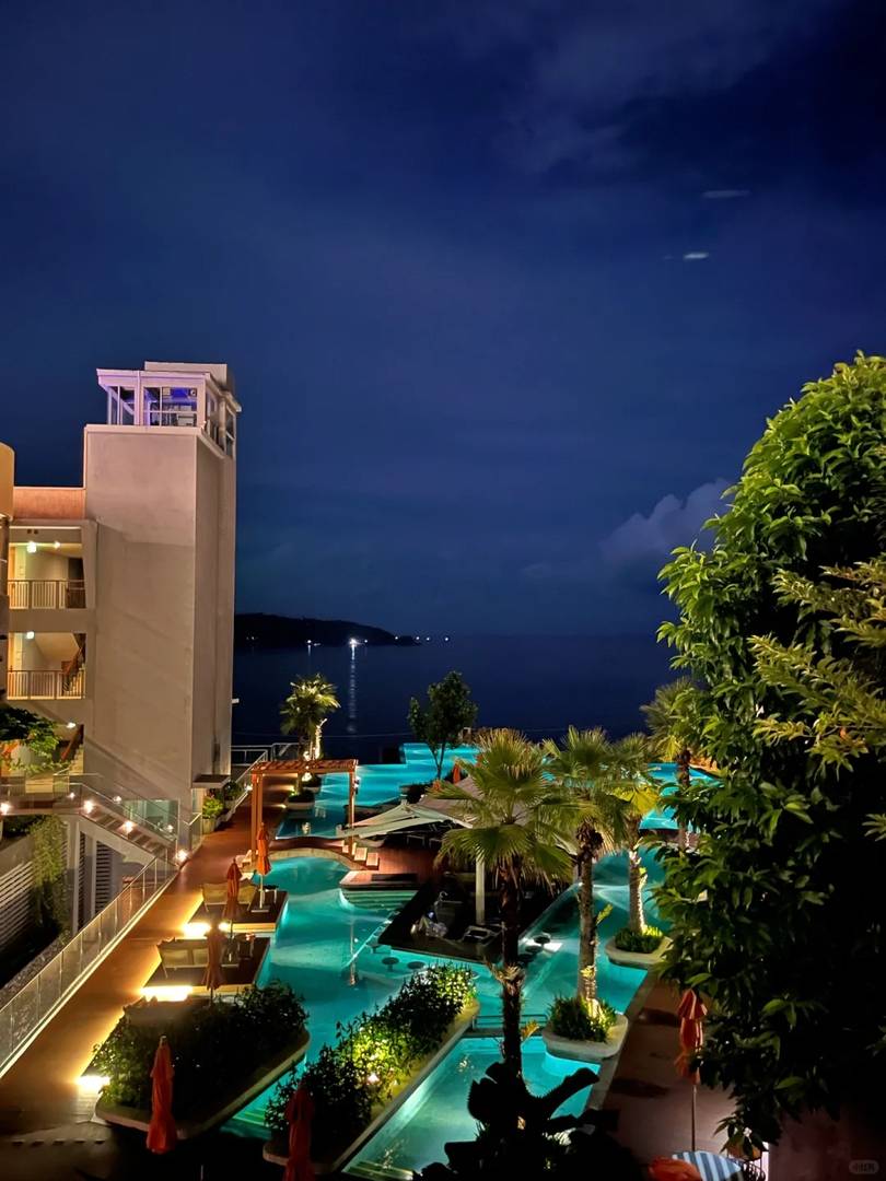 Best Phuket Hotels: Choose Between Kalima Resort & Amari Vogue