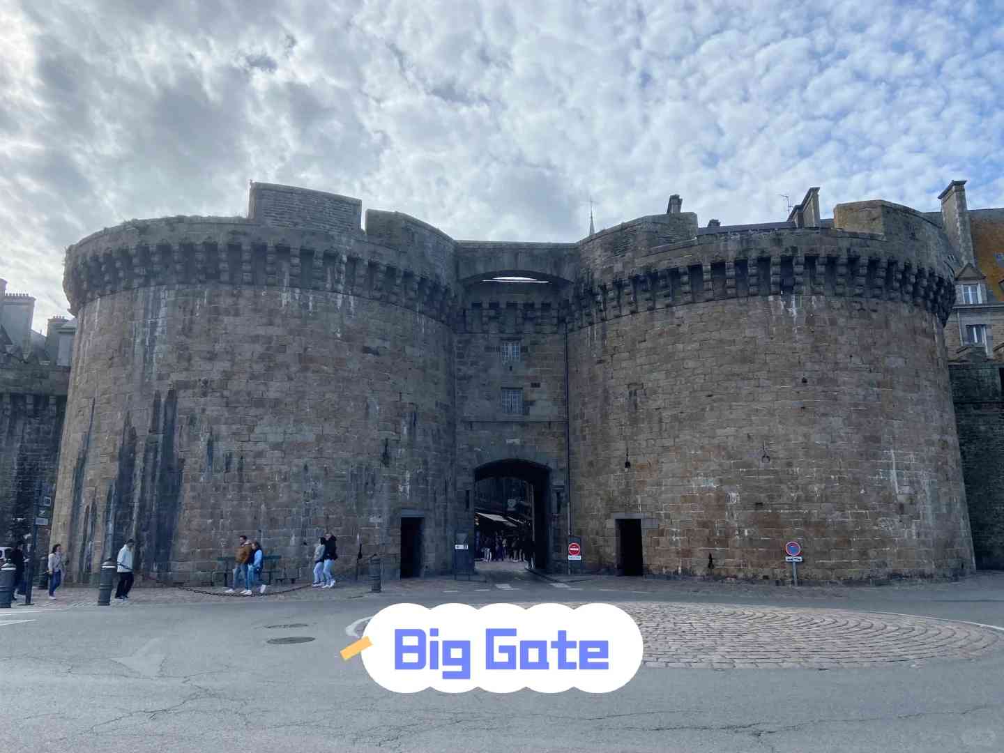 دليل جولة一日 في سانت مالو، برانسي: الأماكن التي يجب زيارتها والطعام المحلي