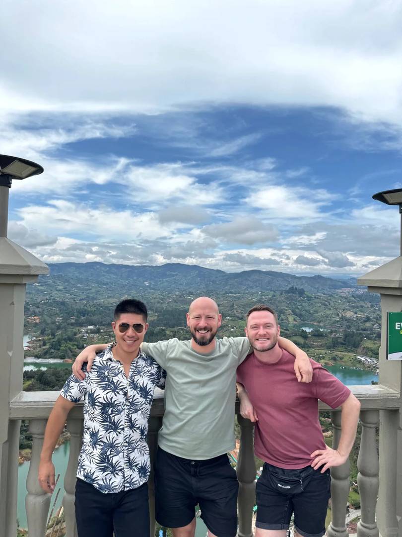 Colombia 🇨🇴 DIY Travel Guide: Giant Rock & Guatapé Town Adventure