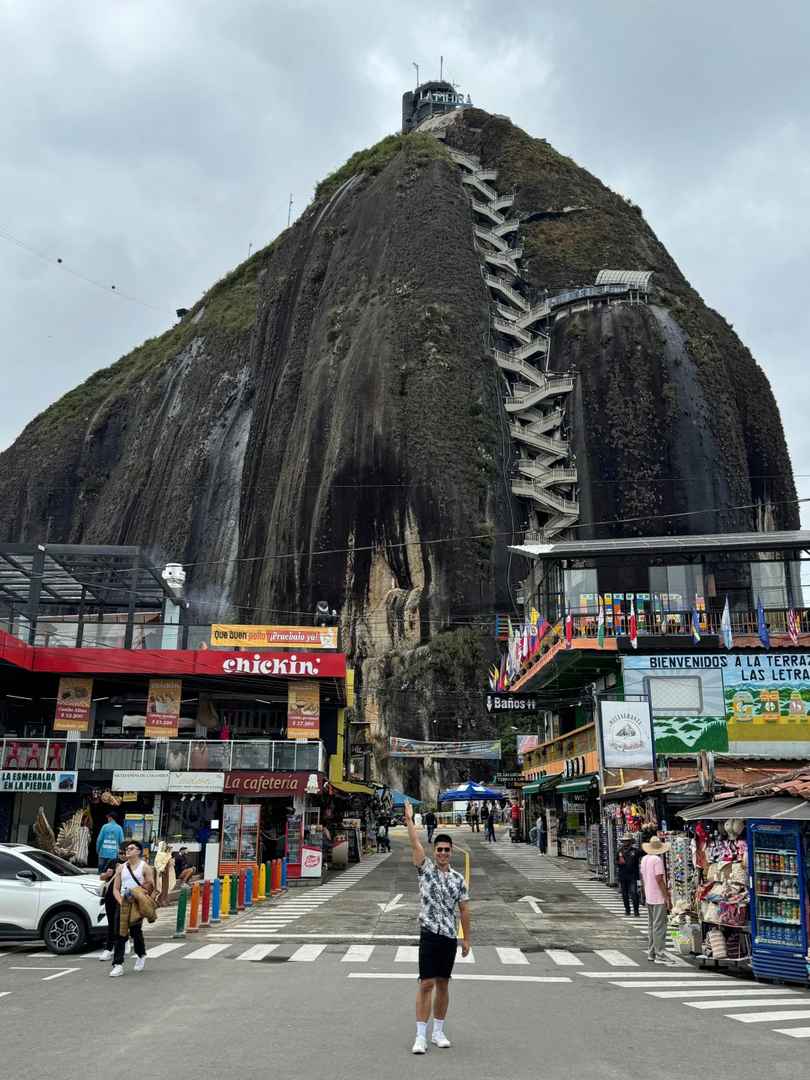 Colombia 🇨🇴 DIY Travel Guide: Giant Rock & Guatapé Town Adventure