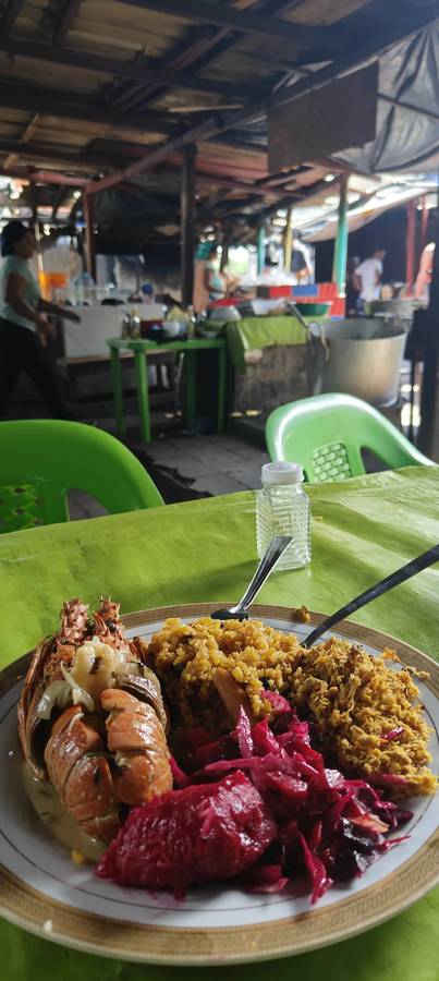 Enjoy a Delicious $60 Lobster Meal in Cartagena, Colombia | Best Seafood Dining