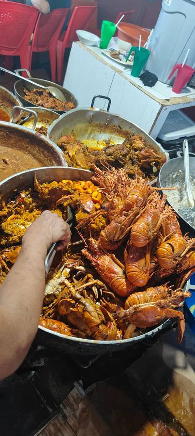 Enjoy a Delicious $60 Lobster Meal in Cartagena, Colombia | Best Seafood Dining