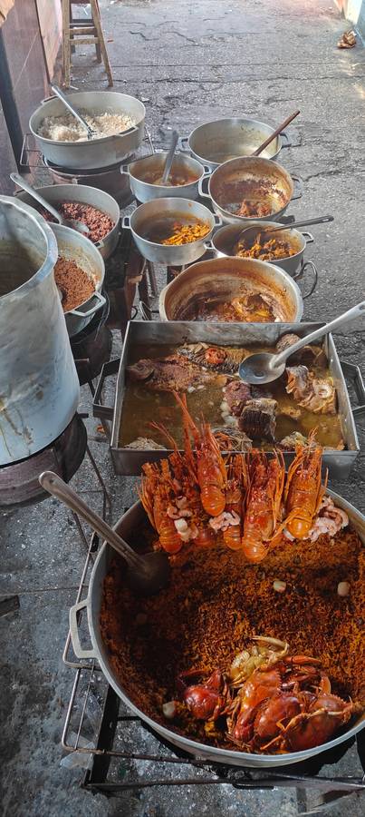 Enjoy a Delicious $60 Lobster Meal in Cartagena, Colombia | Best Seafood Dining