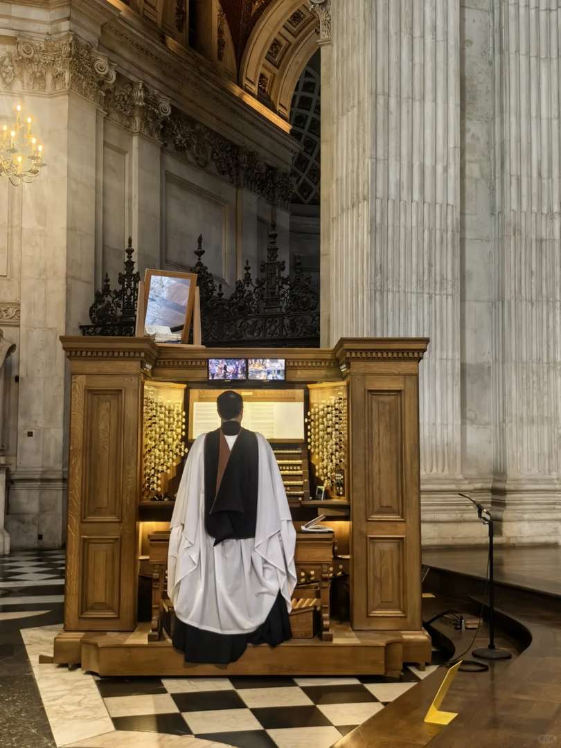 Expérience de la Prière du Soir à la Cathédrale Saint-Paul à Londres