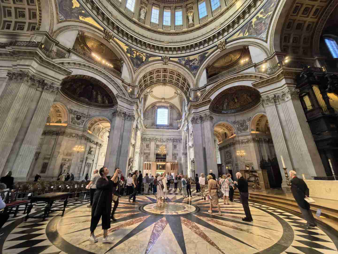 Expérience de la Prière du Soir à la Cathédrale Saint-Paul à Londres