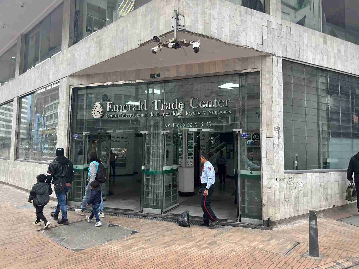 Exchange Money in Bogota: Successfully Visiting Seven Banks for the Best Rates