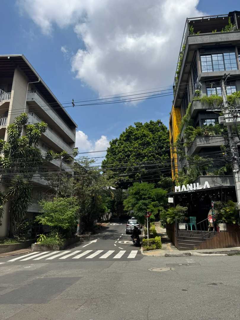Expat Guide: Living in Medellin Colombia with Tips and Insights