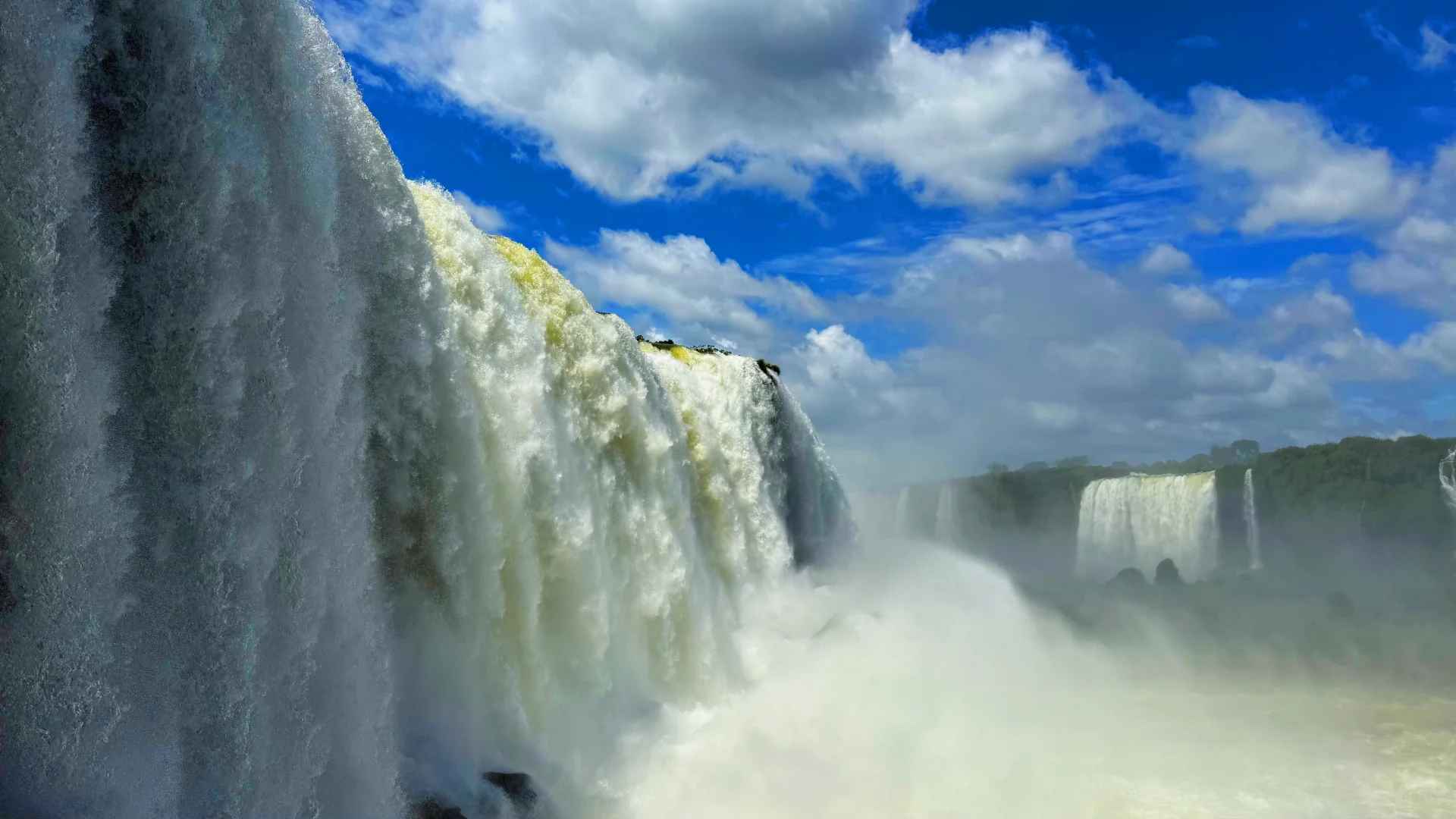Experimente as Majestosas Cataratas do Iguaçu: Um Paraíso para Viajantes