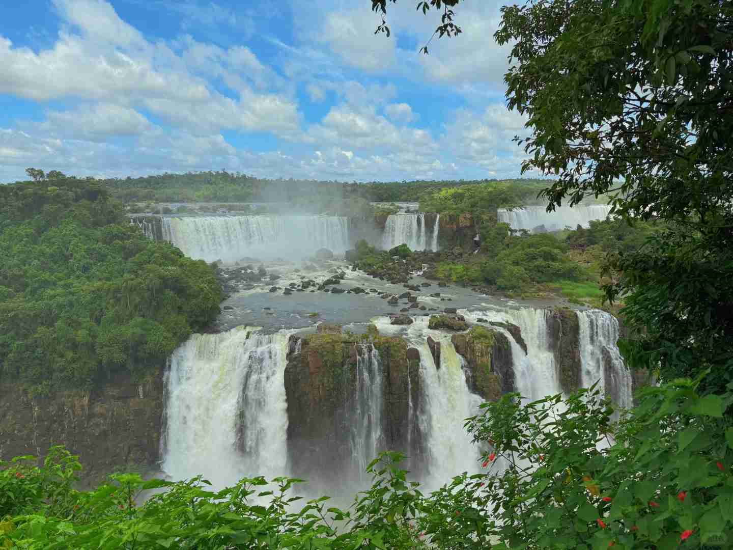 Experimente as Majestosas Cataratas do Iguaçu: Um Paraíso para Viajantes