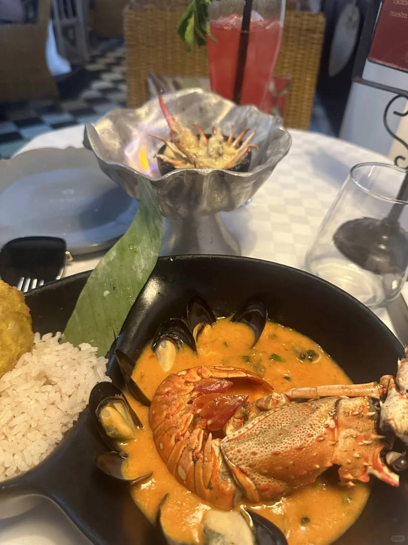 Explore Cartagena: A Detailed Guide to Wandering the Ancient City