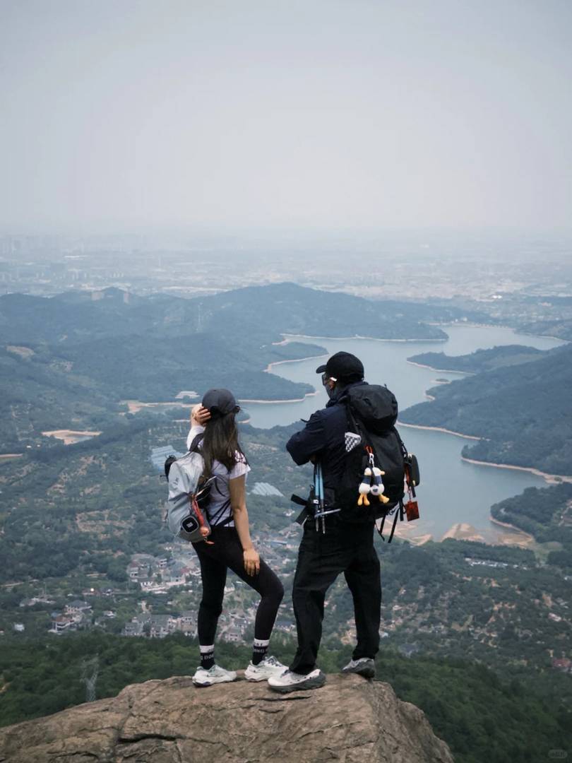 Explore Kǎolǎo Mountain: Ningbo's Breathtaking Rio de Janeiro-esque Destination