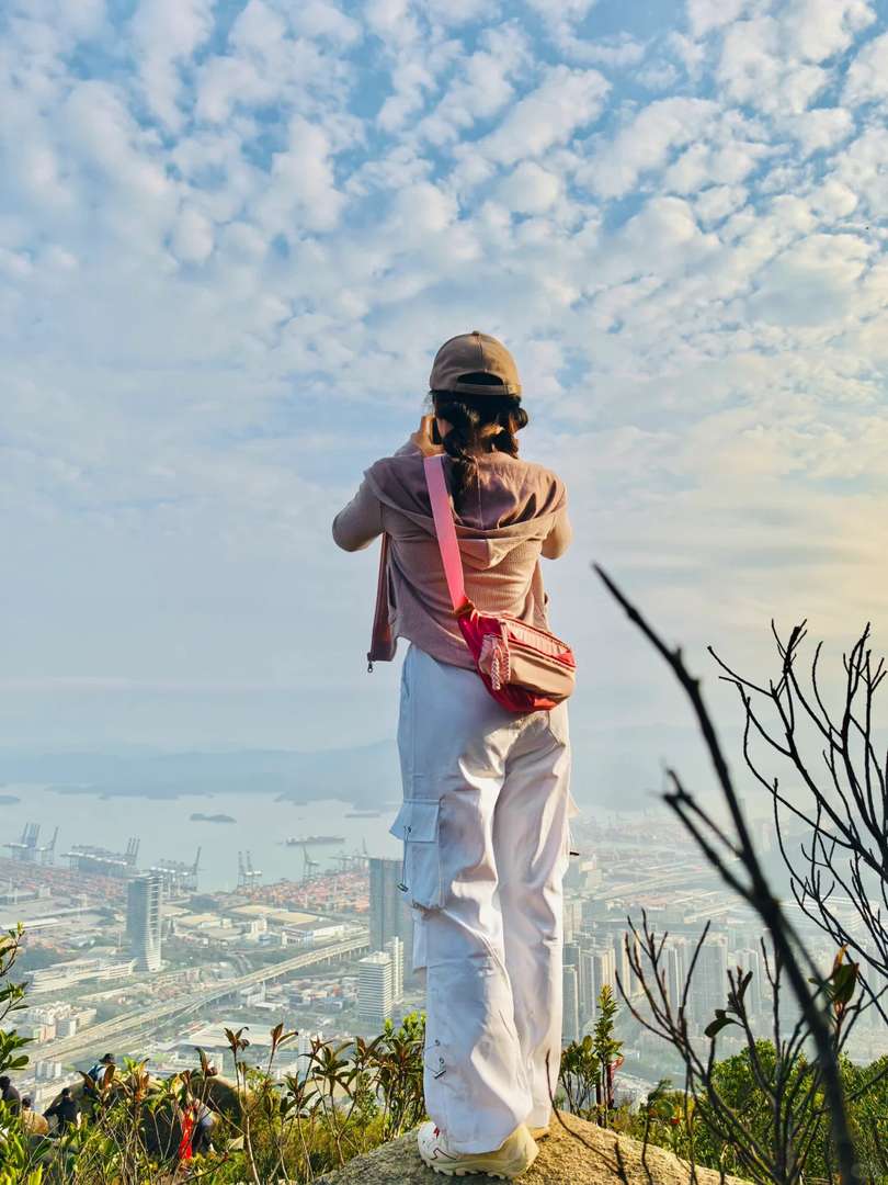 Explore Shenzhen's Rio de Janeiro Version: 15-Minute Trek to Ya Po Di Peak