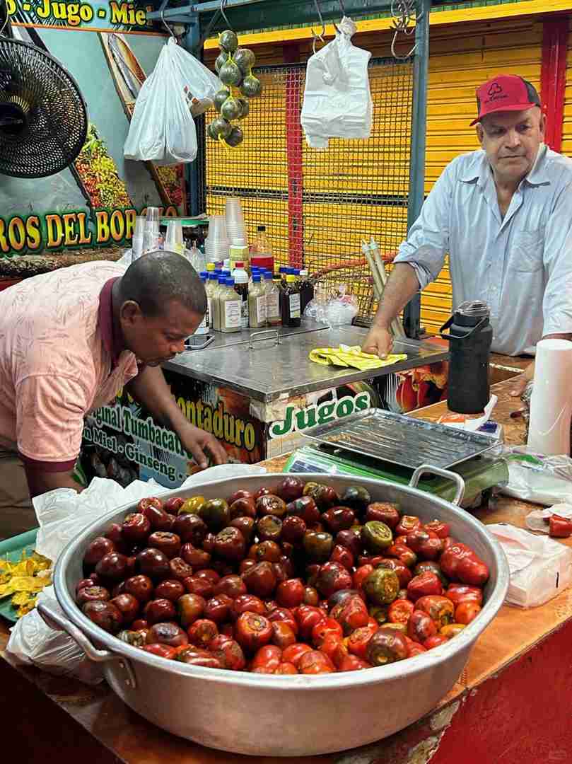 Explore the Best Colombian Fruit Tours and Exotic Flavors 2023