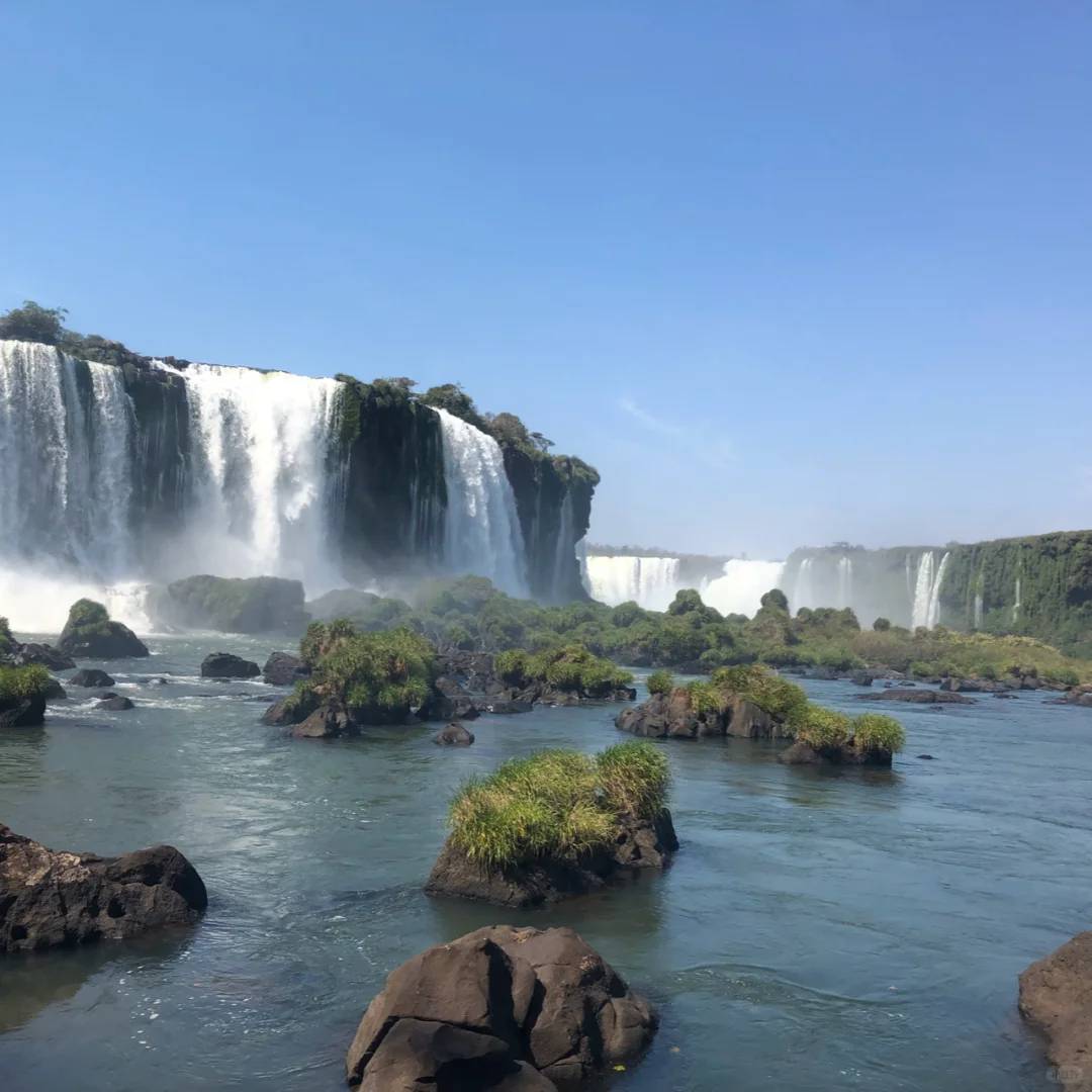 Explora a Deslumbrante Beleza das Cataratas do Iguaçu no Brasil