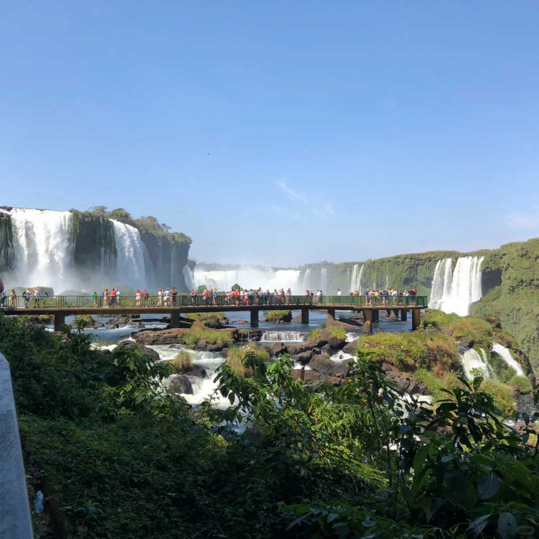 Explora a Deslumbrante Beleza das Cataratas do Iguaçu no Brasil