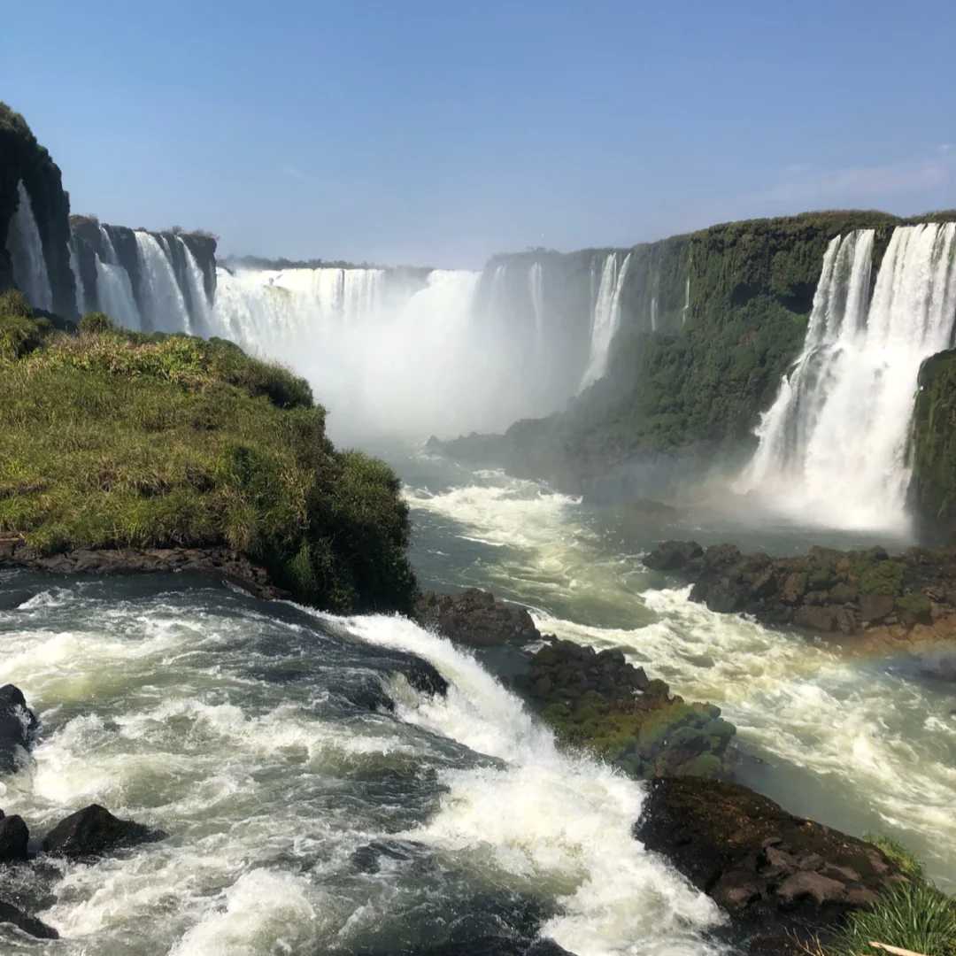 Explora a Deslumbrante Beleza das Cataratas do Iguaçu no Brasil