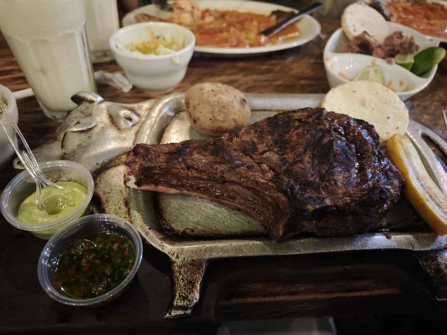 コロンビアの壮大なココラ渓谷を探索しよう | アンデス・アドベンチャー