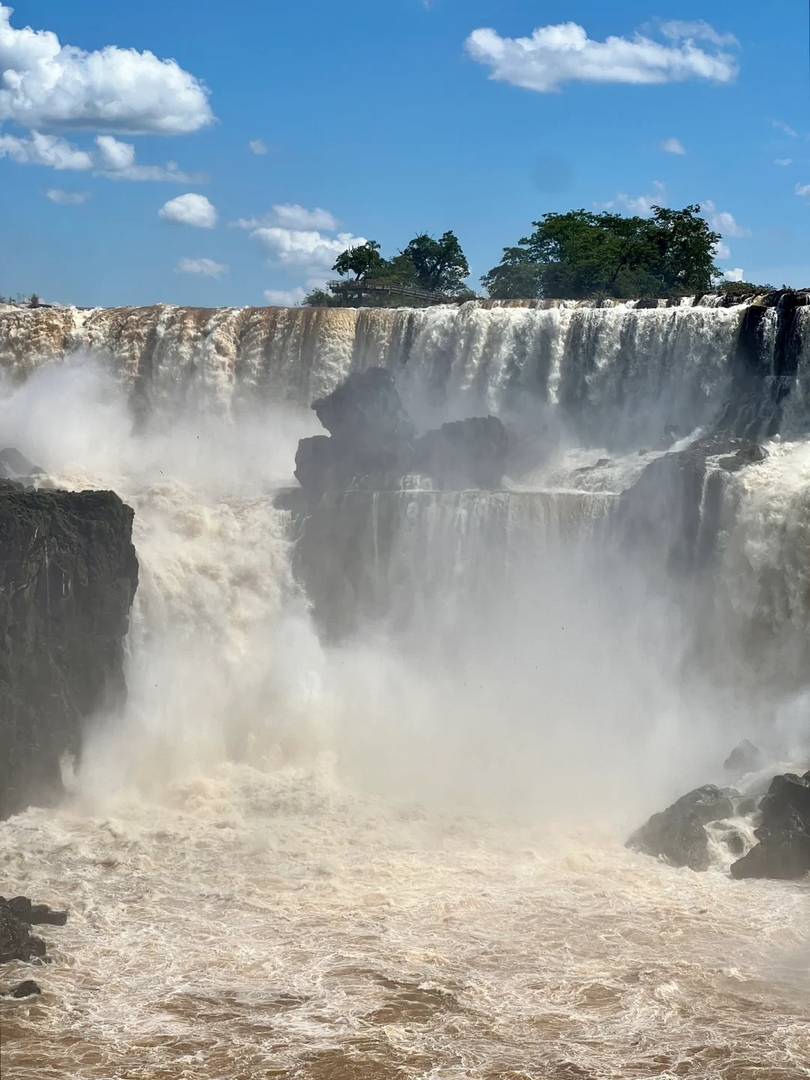 Explorando as Deslumbrantes Cataratas do Iguaçu: Um Guia para Viajantes na Argentina