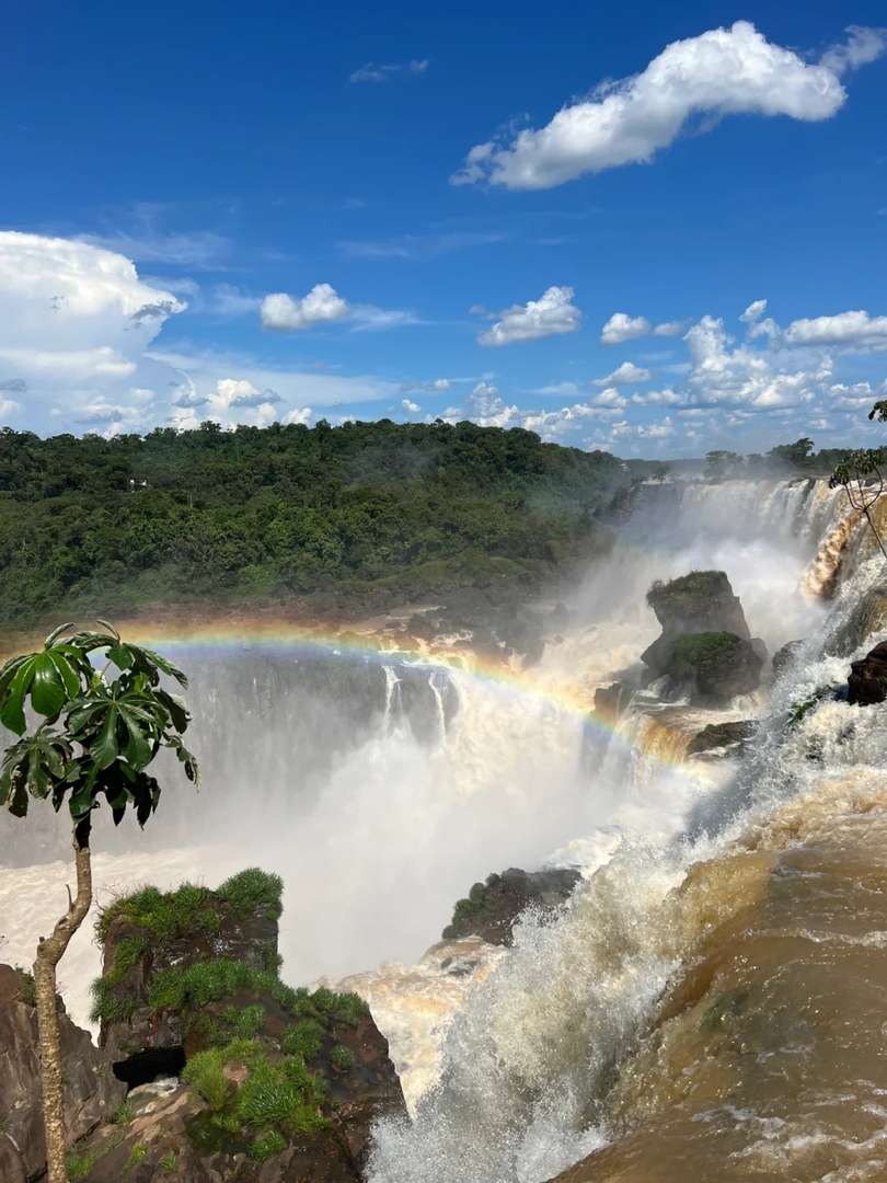 Explorando as Deslumbrantes Cataratas do Iguaçu: Um Guia para Viajantes na Argentina