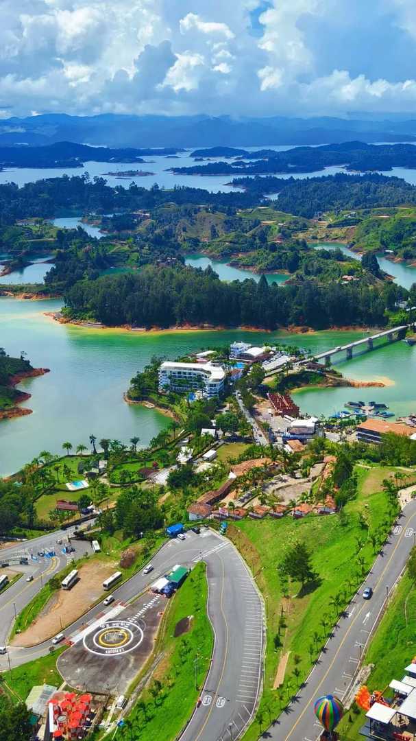 Explore the Truly Beautiful Thousand Island Lake Scenic Spots