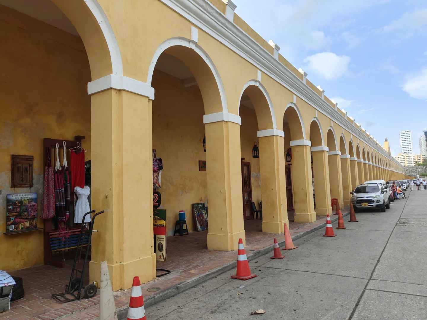 Explore the Vibrant Colombian Town of Cartagena in the Caribbean Sea