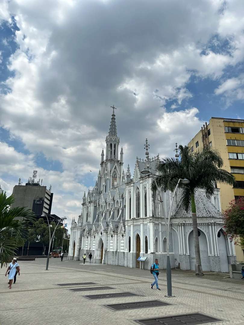 Exploring Cali, Colombia: First-Time Visitor Experiences and Insights