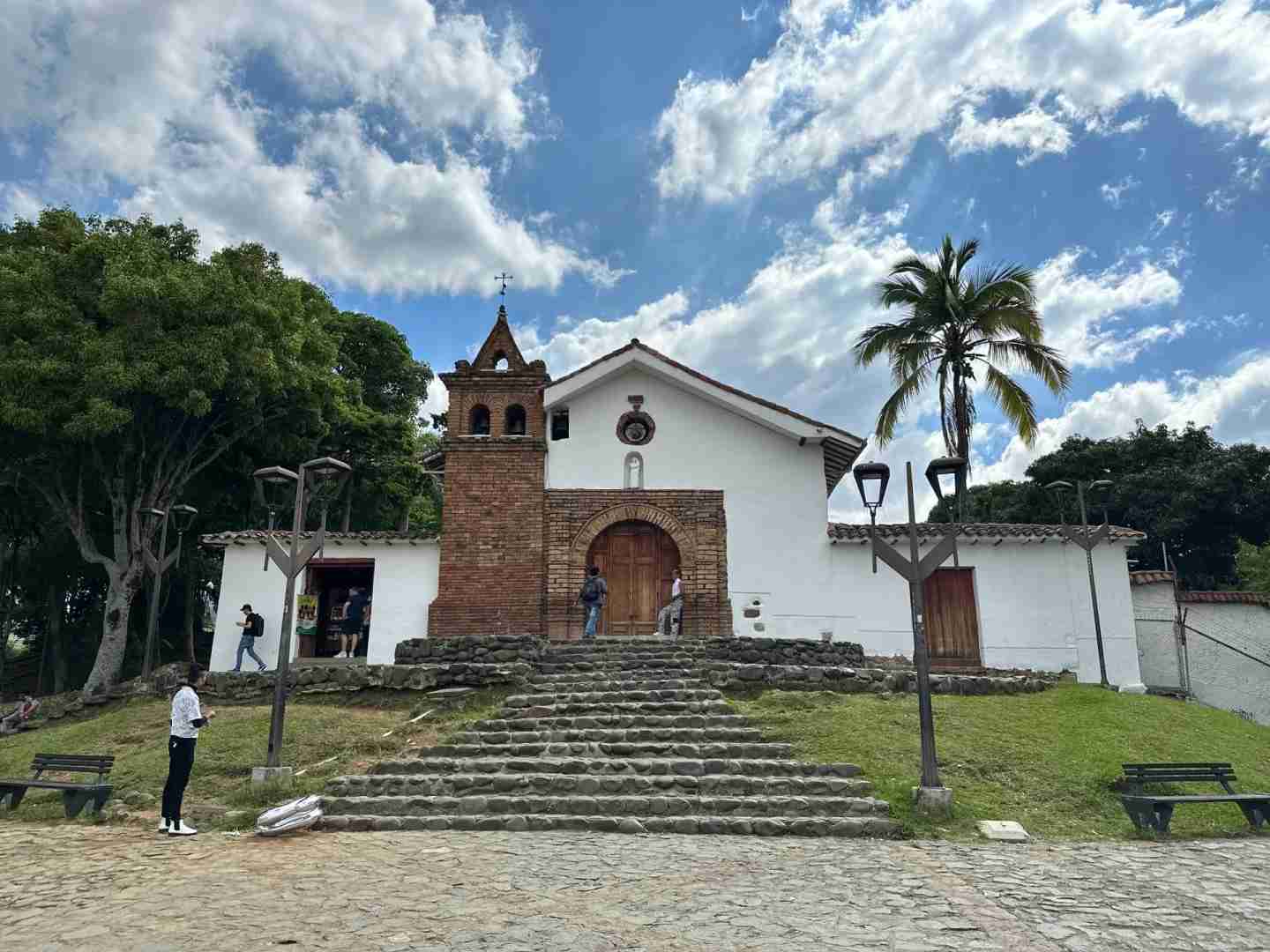 Exploring Cali, Colombia: First-Time Visitor Experiences and Insights