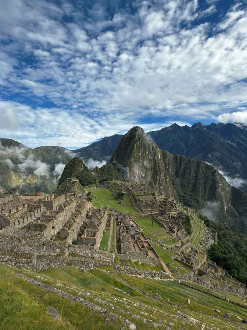 Exploring Machu Picchu: A Traveler's Journey and Tips 🦙
