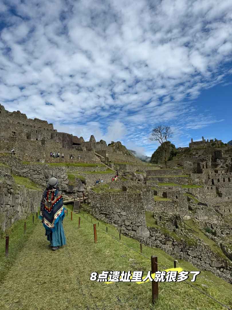 Exploring Machu Picchu: A Traveler's Journey and Tips 🦙