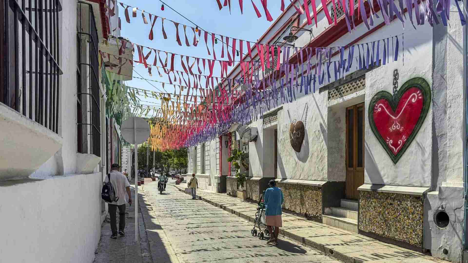 Exploring Santa Marta's Historical Sites & Coastal Beauty for Travelers
