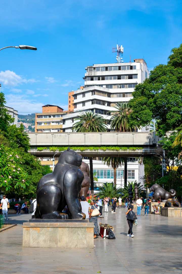 Free and Easy Trip Guide to Medellin and Guatape in Colombia π¨π΄