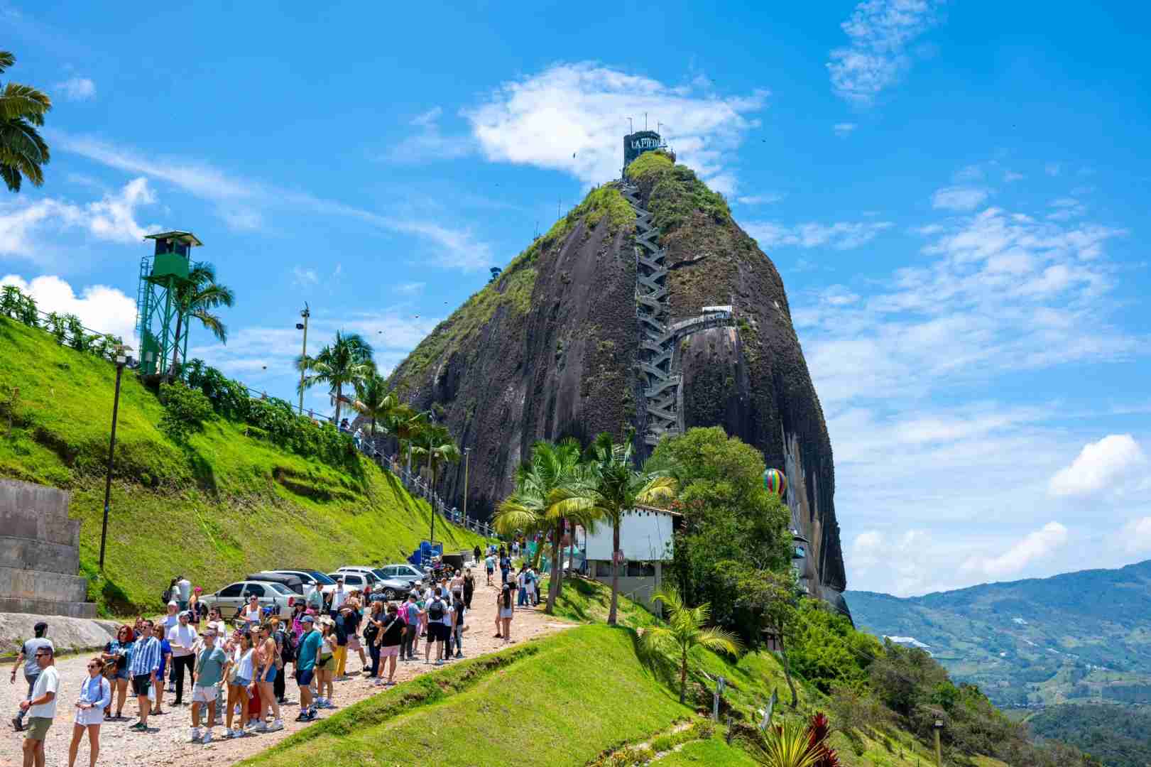 Free and Easy Trip Guide to Medellin and Guatape in Colombia π¨π΄