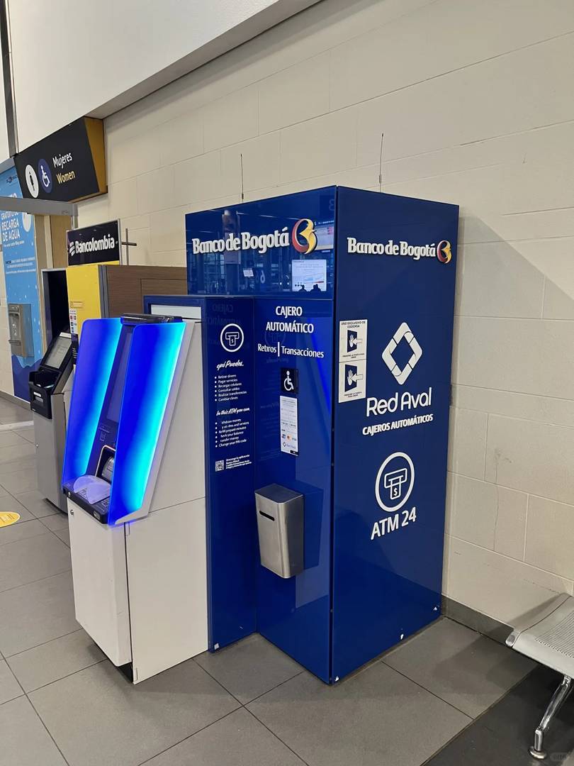 How to Successfully Withdraw Money with a UnionPay Card at Colombia Airports
