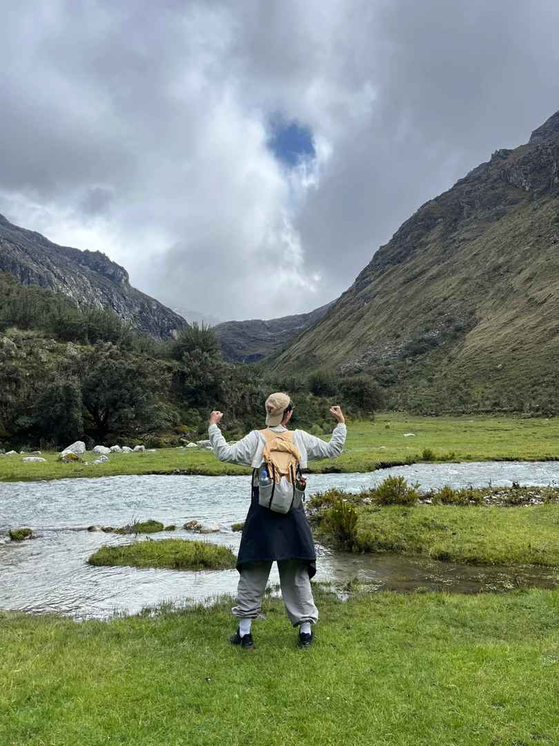 رحلة هواراز: استكشف نبض جبال الأنديز 🏔️