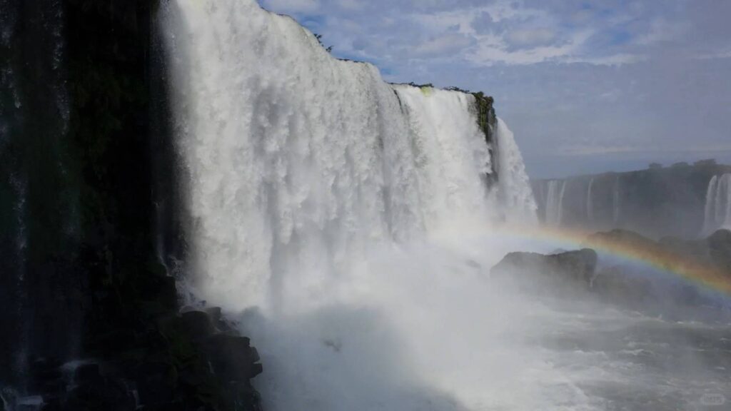 Iguazu Falls: Brazil & Argentina Border | Natural Wonders