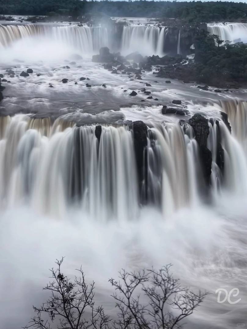 Iguazu Falls Travel Guide: Brazil & Argentina Border Attractions