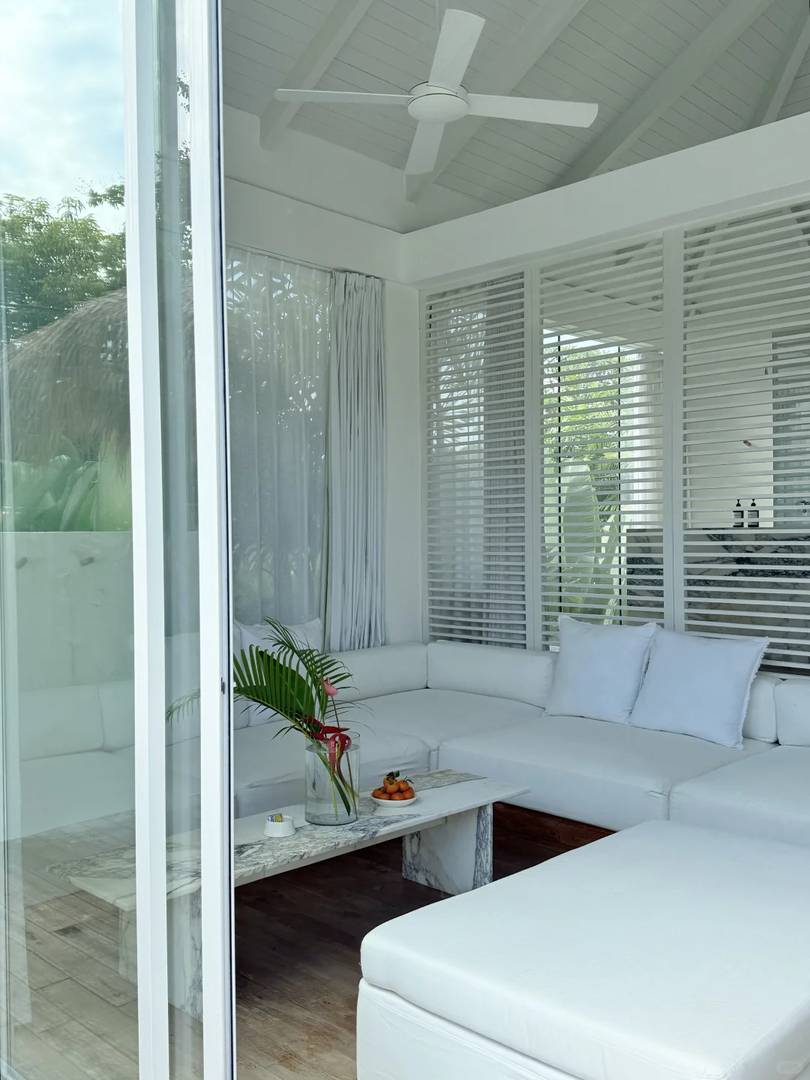 Makali: Canggu's Charming White House for Digital Nomads
