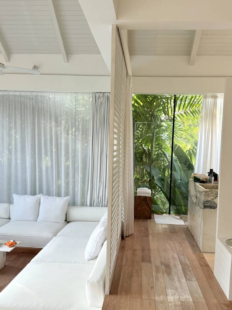 Makali: Canggu's Charming White House for Digital Nomads